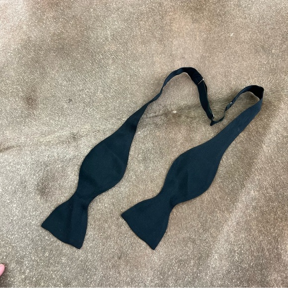Saks Fifth Ave Silk Black Self Bow Tie Cocktail Evening Wear - Picture 2 of 5